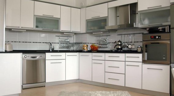 Beyaz-Ceviz-Mutfak-Modelleri Beyaz Mutfak Dolapları