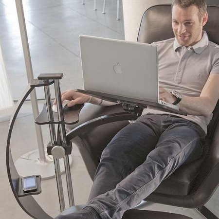 Fonksiyonel-laptop-masa-modeli Kullanışlı Laptop Masaları