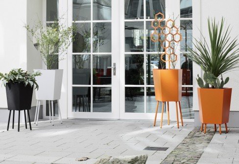 dekoratif-bahçe-saksı-tasarımları Dekoratif Saksı Modelleri