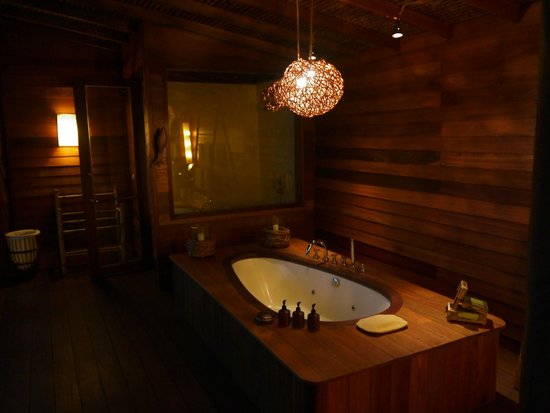 romantik-ahsap-banyo-dekorasyonlari Romantik Banyo Dekorasyon Önerileri