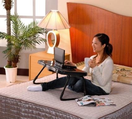 k-bir-laptop-masa-tasarımı Kullanışlı Laptop Masaları